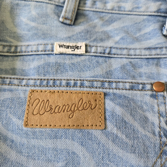 Wrangler Meow Laser Tiger Print Wanderer Jeans High Rise Flare Size 29x34 - Picture 5 of 7